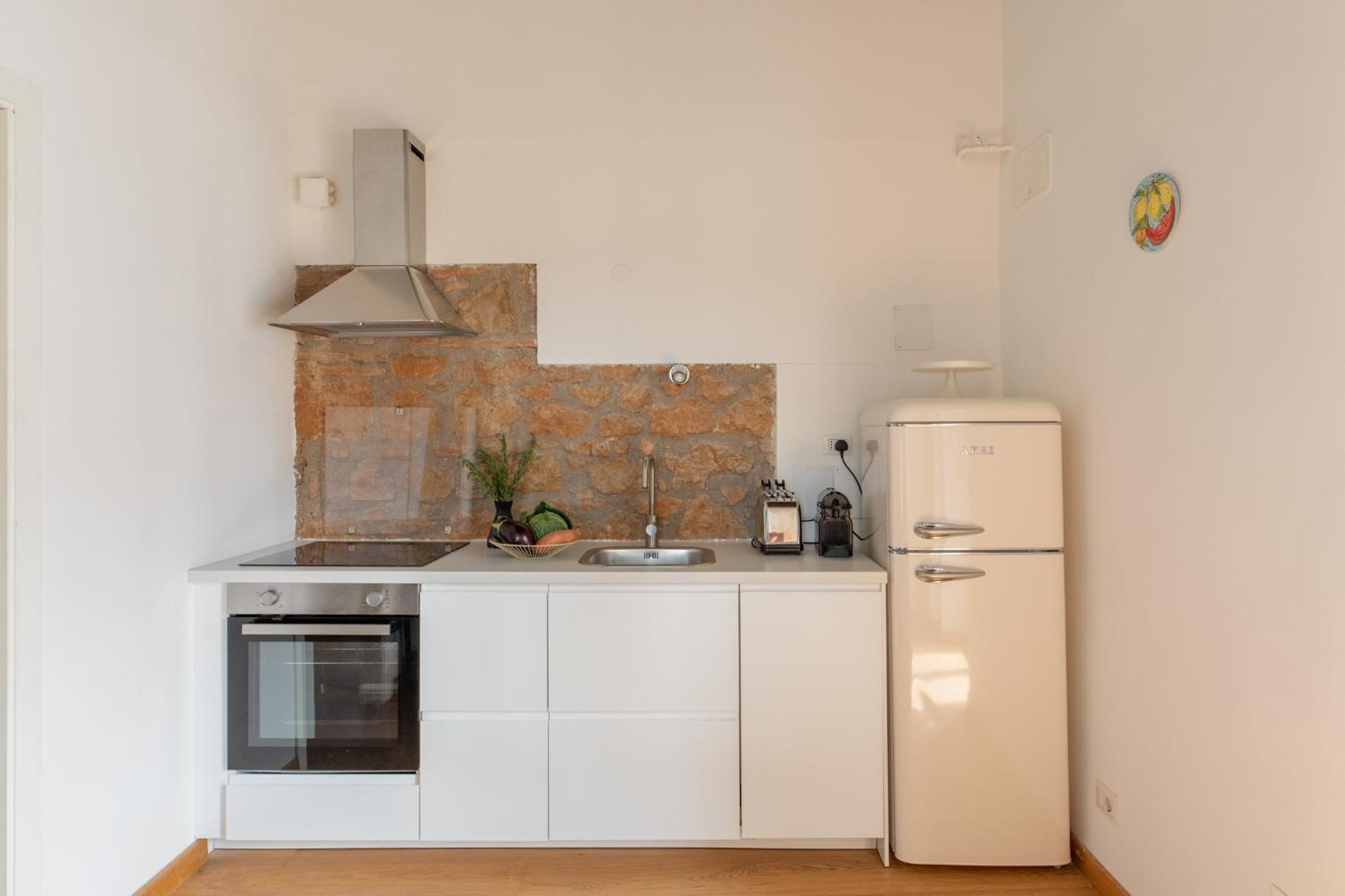 Iflat Minimal Design In The Heart Of * Rome